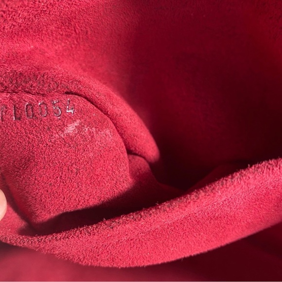 Louis Vuitton Theda - Picture 6 of 16